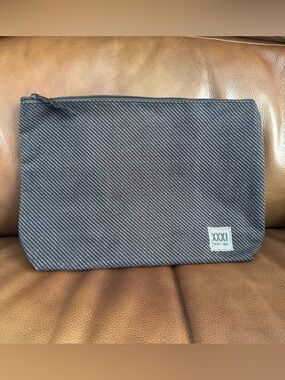 Thirty-One Gray Striped Men's Toiletry Zippered Pouch RETIRED